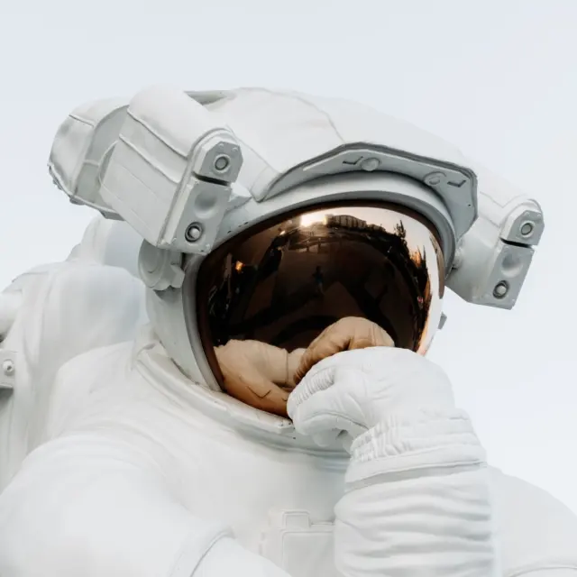 how do astronauts breathe in space